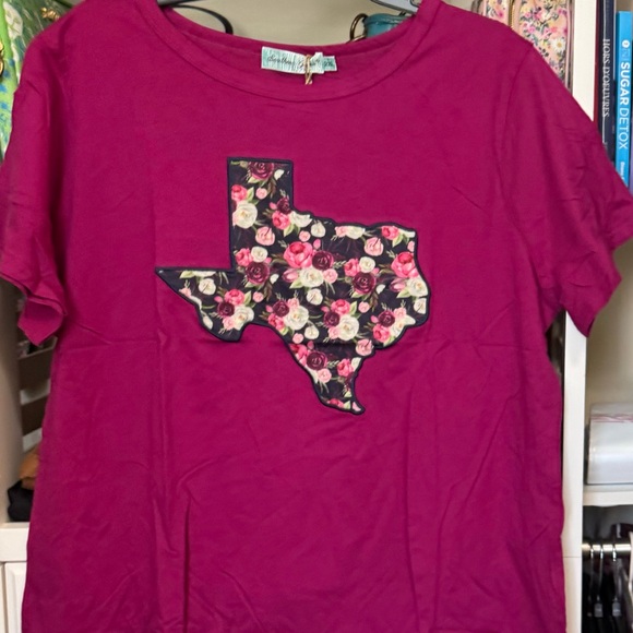 SOUTHERN GRACE TEXAS SHIRT. FLORAL EMBROIDERED TEXAS STATE SHAPE. NEW WITH TAGS - Picture 2 of 7